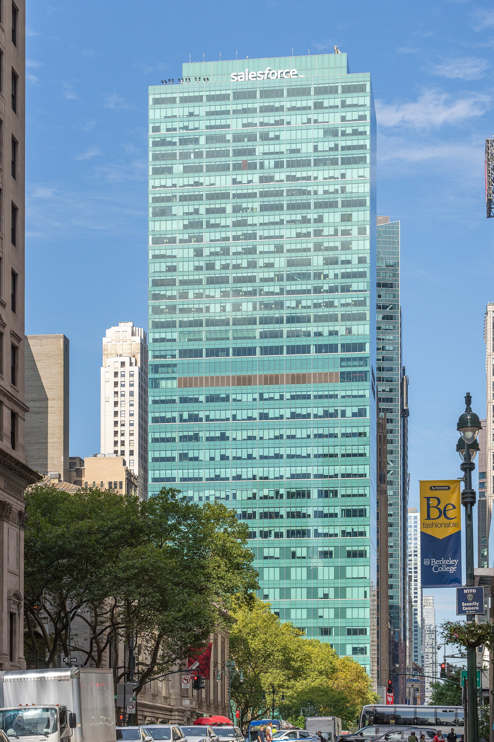 New York Telephone Building — 1095 Avenue of the Americas / West 42nd Street — Manhattan, NY. Photographed in 2025; a current view, not a construction-period photograph.