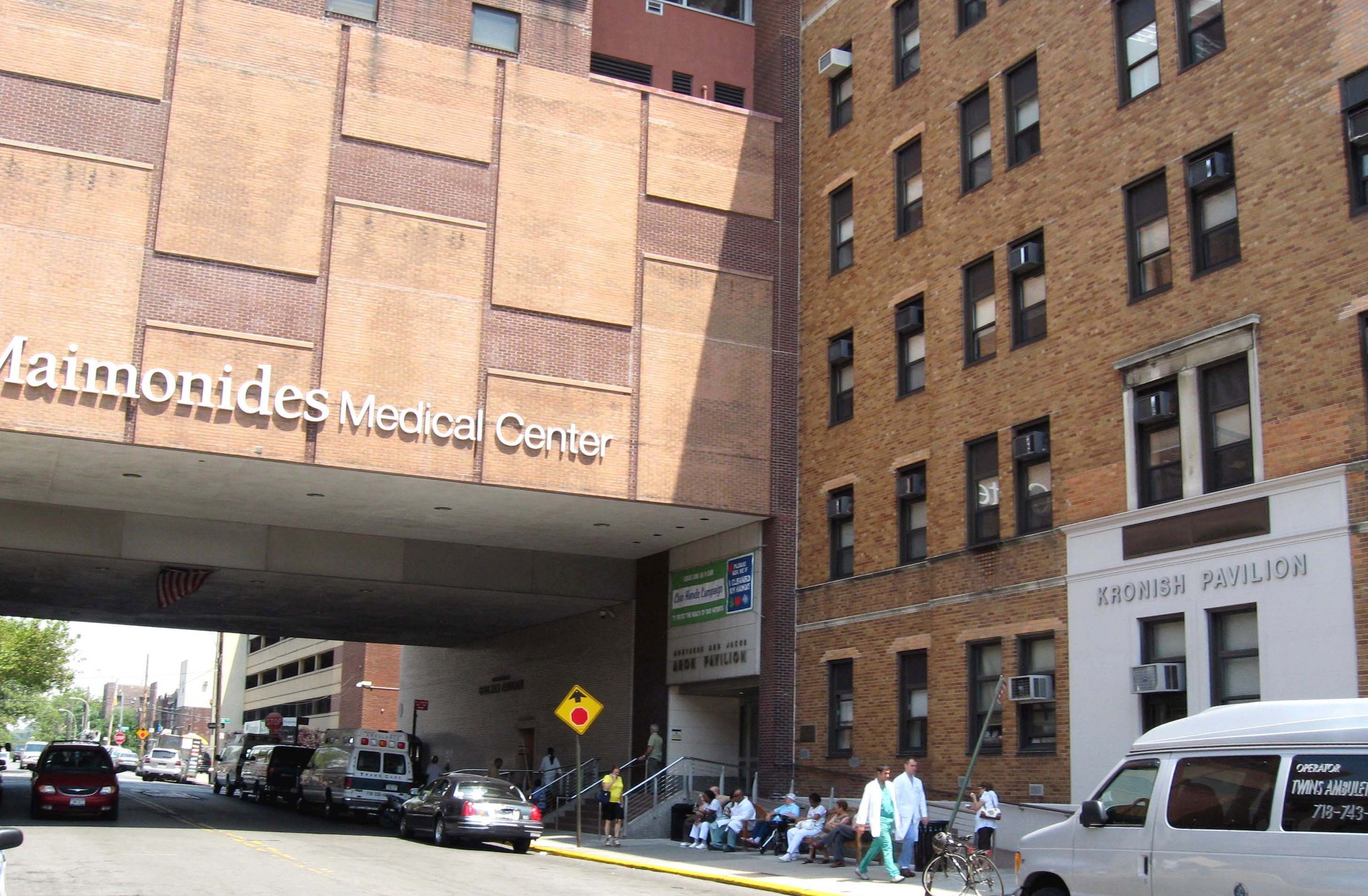 Maimonides Medical Center — Community Mental Health Center / Goldberg Pavilion enlargement — Maimonides Medical Center in Borough Park, photographed in 2008. The community mental-health center work took place within this campus.